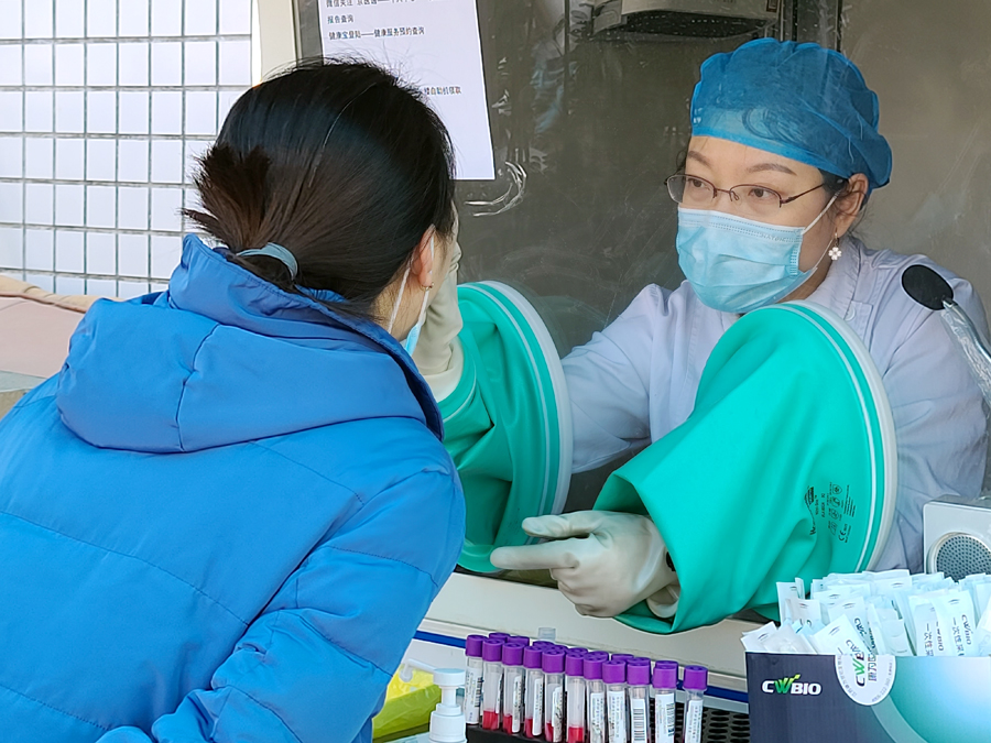 韩璐.jpg 韩璐.jpg